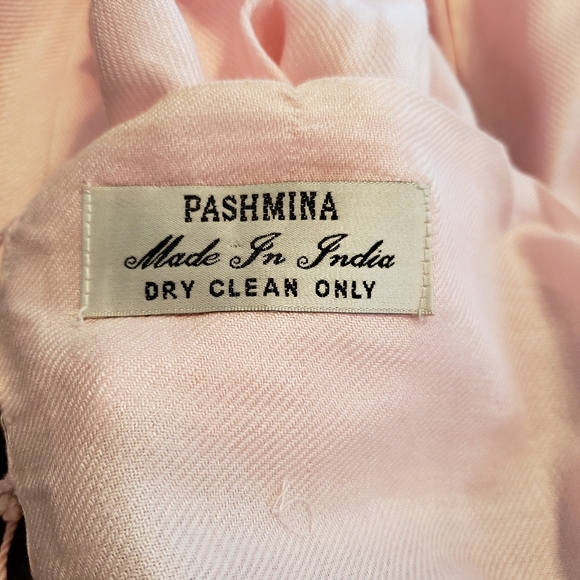 Pashmina - Picture 2 of 2
